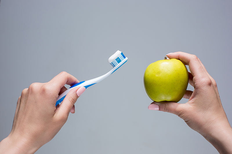 Alimentos que ayudan a blanquear los dientes
