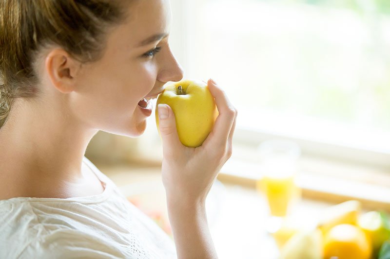 Alimentos para blanquear los dientes